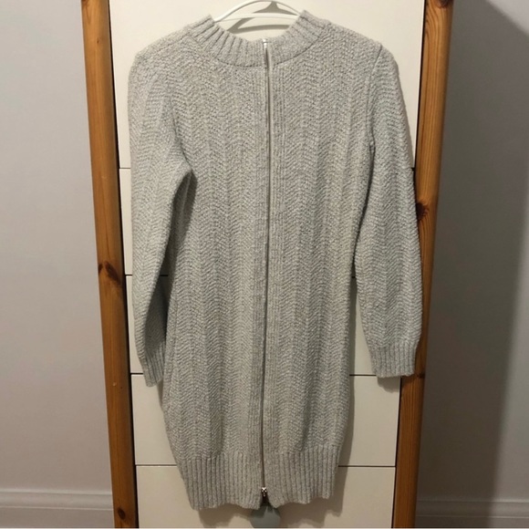 ♾ Dynamite grey sweater dress ♾ - Picture 5 of 7